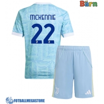 Fotballdrakt Barn Juventus Weston McKennie #22 Bortedraktsett 2025-26 Kortermet (+ Korte bukser)